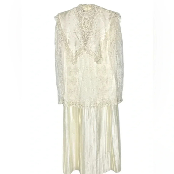 Vintage Dresses & Skirts - Scott McClintock ivory vintage Victorian 70s wedding dress 
Sz 10